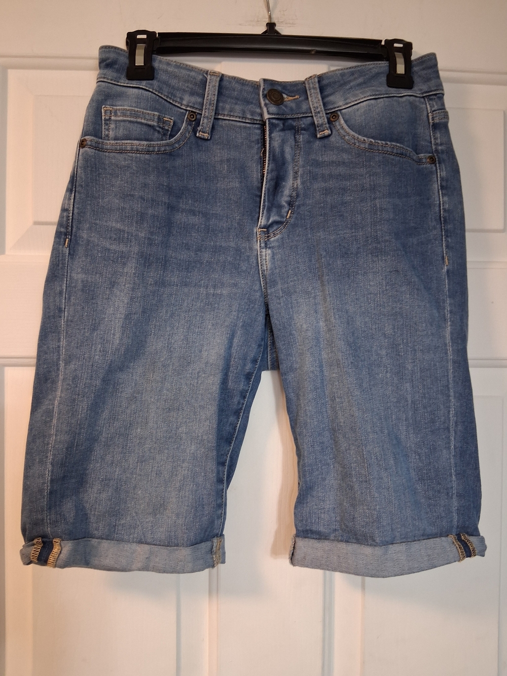 St. John's Bay Light Blue Jean Denim Bermuda  Capri  Casual Cuffed Shorts Size 4